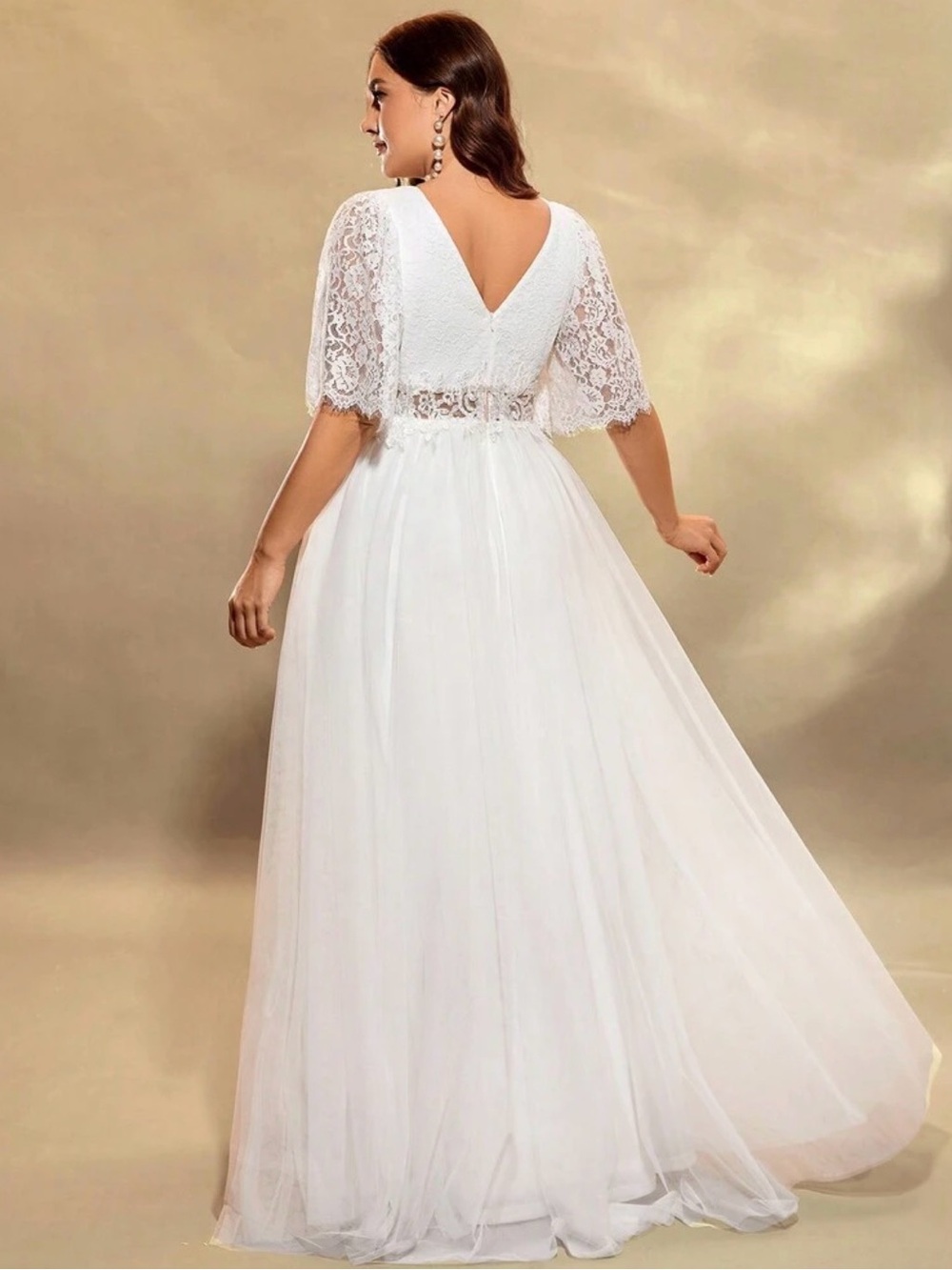 Elegant White Lace & Tulle V-Neck Wedding Gown Dress - Picture 2 of 5